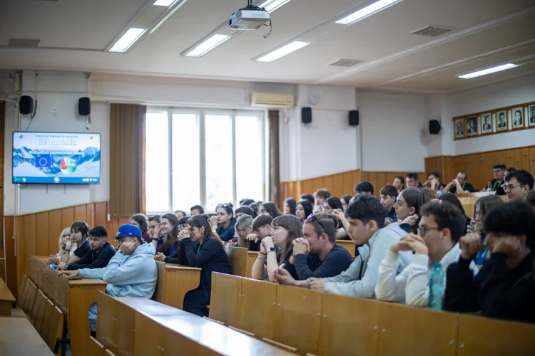 Mulți studenți vor promovare, nu performanță (sursa: Facebook/Universitatea „Alexandru Ioan Cuza” din Iași)