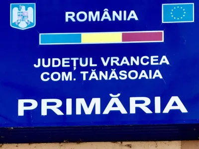 Bucăți de dronă în Vrancea, investigație MApN (sursa: Facebook/Primaria Comunei Tănăsoaia)