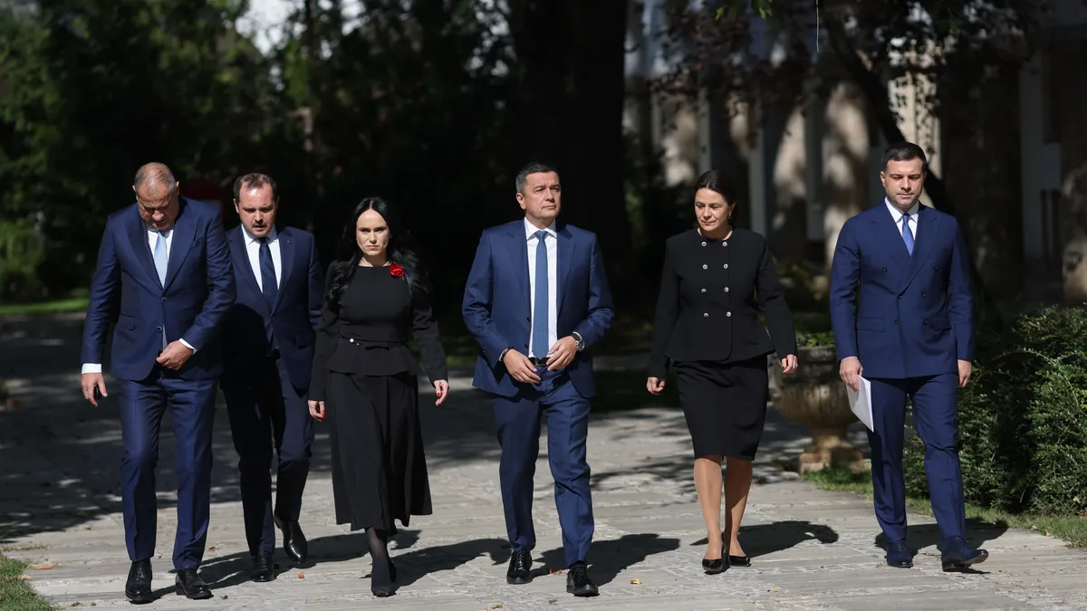 Criza generată de PSD și AUR îngroapă economia României