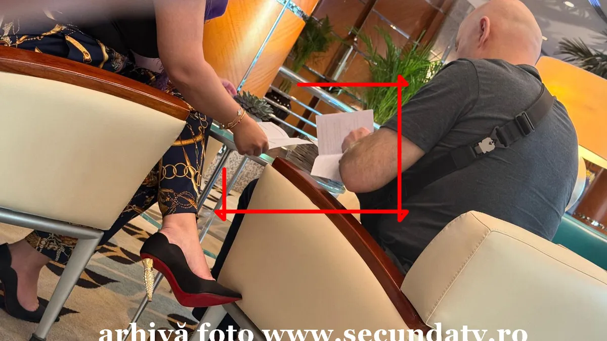 Potra, fotografiat când lua cărămizi de bani de la o rusoaică Foto: Secunda TV