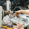 Ți s-a stricat telefonul sau mașina de spălat? Primești bani sau vouchere să le duci la reparat, a decis UE