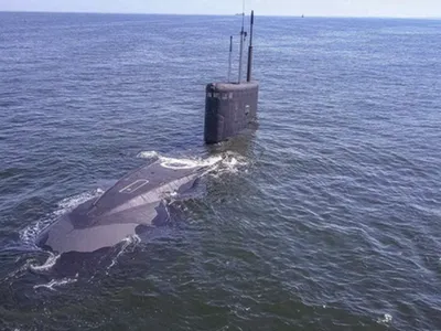 Rusia lansează rachete de pe submarinele din Marea Neagră Foto: hisutton.com