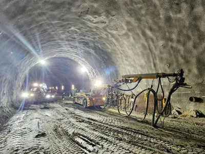 Imagini cu primul tunel de autostradă săpat în stâncă Foto: Facebook CNAIR