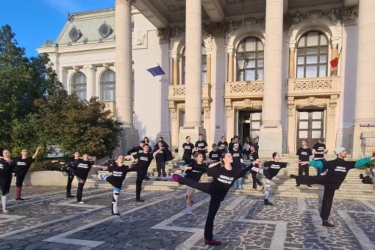 Balerinii Operei Naționale protestează în stradă (sursa: ziaruldeiasi.ro)