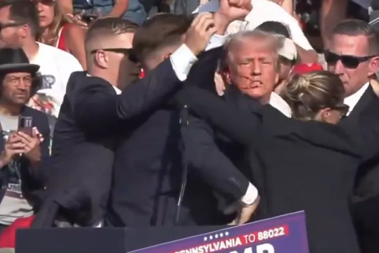 Trump, împușcat în cap la miting (sursa: Trump campaign)