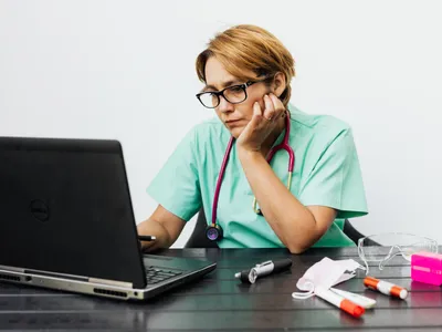 „E-Sănătatea Mea” le pune pacienților răbdarea la încercare: promisiuni digitale, acces blocat