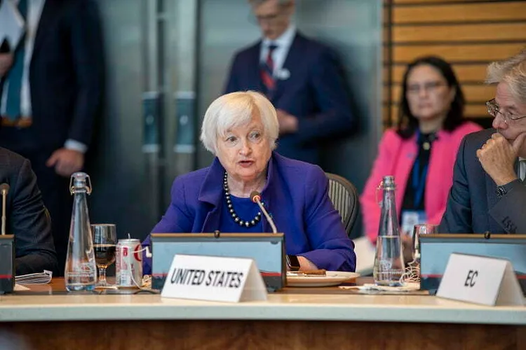 Comisia Europeană refuză să amâne plata datoriei ucrainene, spre deosebire de SUA, Canada, Marea Britanie, Japonia