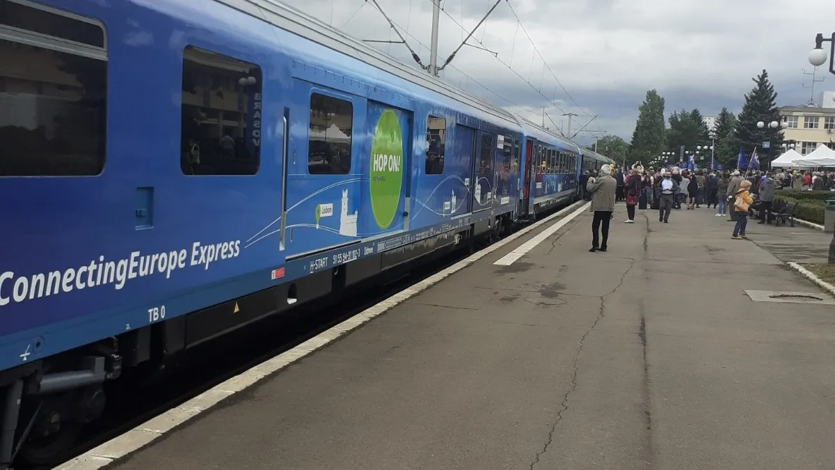 „Nașul” trenului CFR a fost uitat în gara Bușteni Foto: CFR Călători