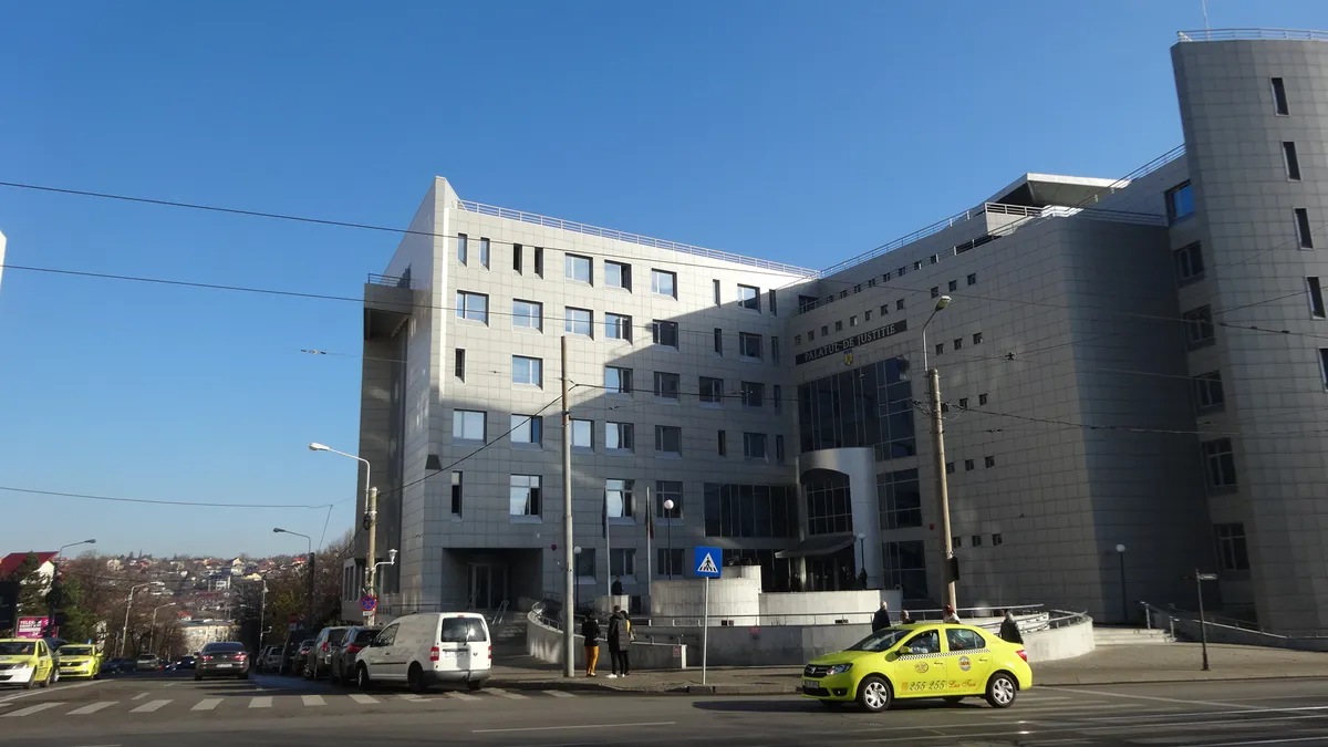Blocajele din instanțe, explicate de avocați (sursa: Facebook/Curtea de Apel Iasi)