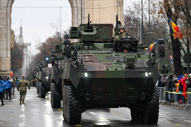 Miruță și Moșteanu, conflict pe Piranha V (sursa: Facebook/Uzina Mecanică București - Pagină Oficială)