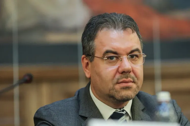 Leonardo Badea spune că România trebuie să adopte euro pentru a se îndepărta de Rusia Foto: Inquam/George Calin