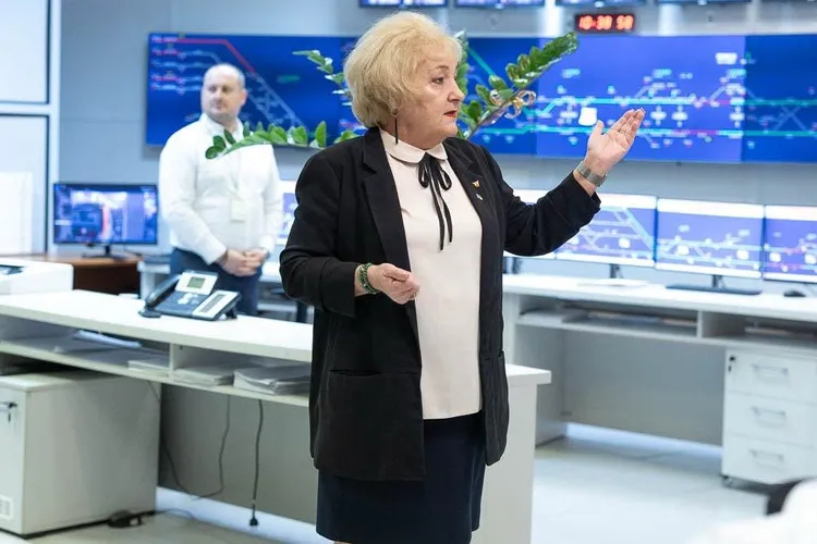 Pierderi catastrofale la metroul condus de Mariana Miclăuș, ex-montatoare, susținută de Grindeanu Foto: Facebook