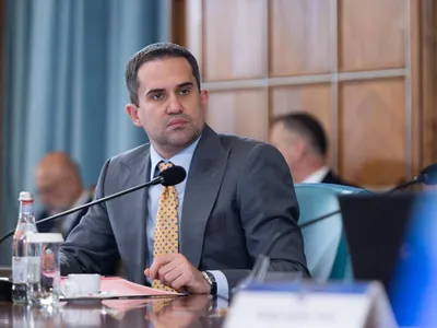 Ciocoismele ministrului Șerban: apartament RAAPPS, 83.000 de euro pe sedii parlamentare fantomă, transport decontat deși e plimbat de SPP (sursa: Facebook/Ciprian Serban)