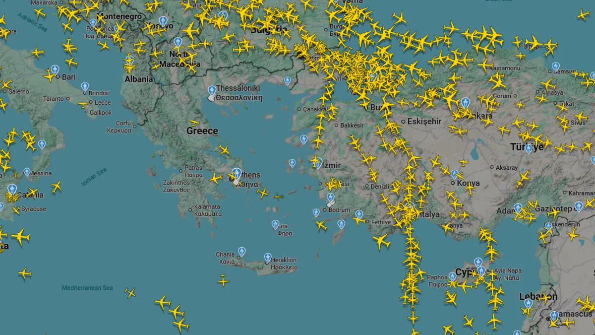 Trafic aerian suspendat pe aeroporturile din Grecia (sursa: ertnews.gr)