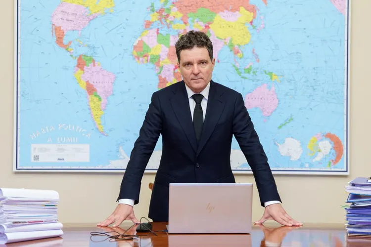 Nicuşor Dan apără Guvernul Bolojan (sursa: Facebook/Nicușor Dan)