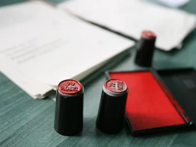 Guvernul Bolojan taie banii partidelor și salariile de la Autoritatea Electorală Permanentă Foto: Facebook AEP