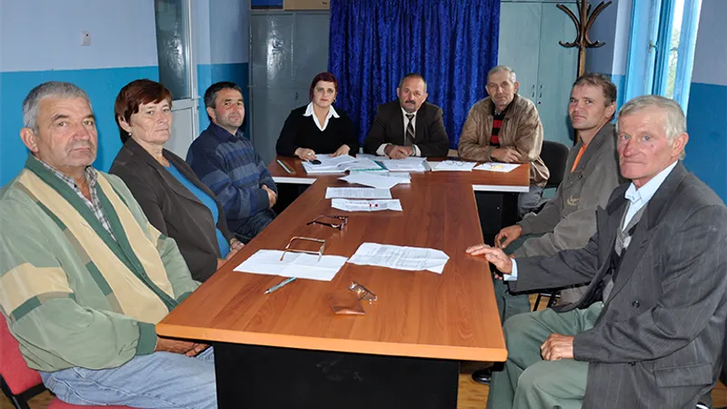 Candidatul PSD la primăria unei comune cu 88 de locuitori a reușit să strângă 100 de semnături Foto: Consiliul Local Batrana
