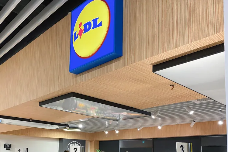 Lidl România - amenzi uriașe, magazine închise (sursa: Facebook/Lidl)