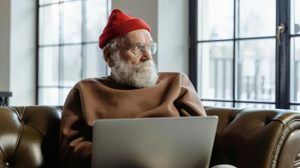 Pilonul II, randament afectat de inflație (sursa: Pexels/MART PRODUCTION)