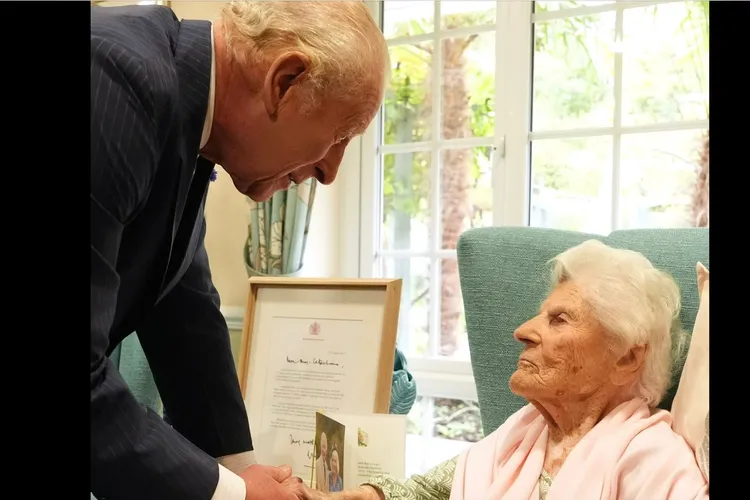 Regele Charles și amintirile unei centenare (sursa: Facebook/The Royal Family)