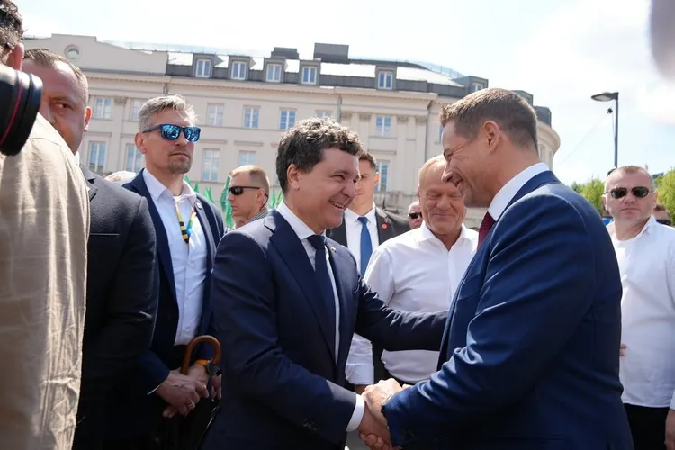 Alegeri în Polonia: Trzaskowski vs Nawrocki (sursa: Facebook/Nicușor Dan)