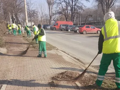Măturător obligat să restituie 96 lei (sursa: Facebook/Salubris Iași)