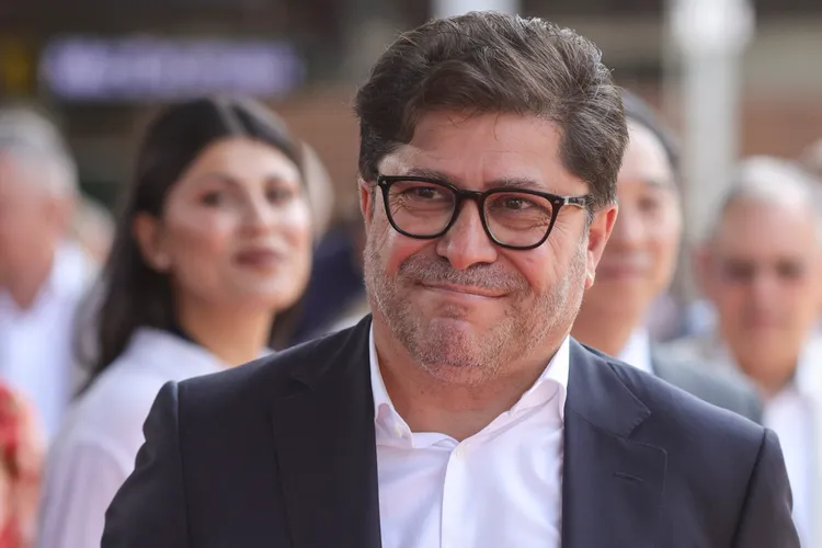 Gruia Stoica trimite bani în Rusia după ce-i ia de la STB/PMB (sursa: Inquam Photos/Octav Ganea)