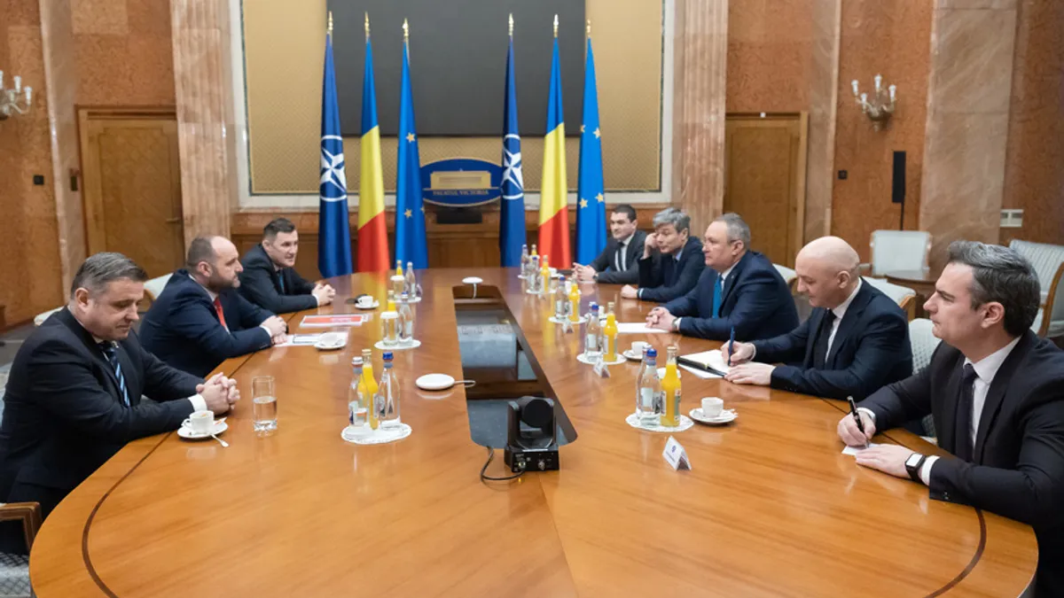 Guvernul sprijină companiile care contribuie la susţinerea producerii de energie verde, afirmă premierul Ciucă Foto: Guvernul României