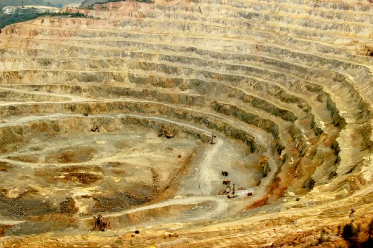 Lege despre cimitire, manevrată în favoarea companiilor miniere Foto: Stirile Pro TV