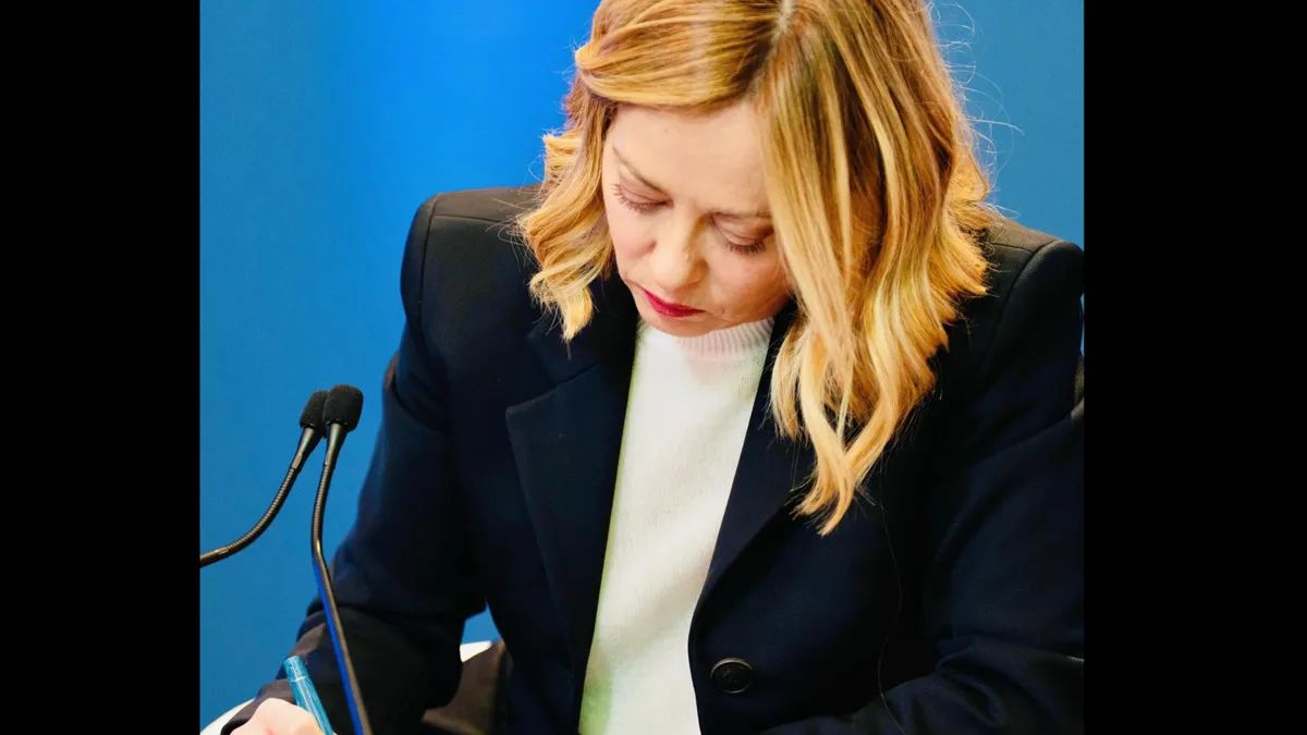 Fără văl integral în Italia, propune Partidul Fratelli d’Italia (sursa: Facebook/Giorgia Meloni)