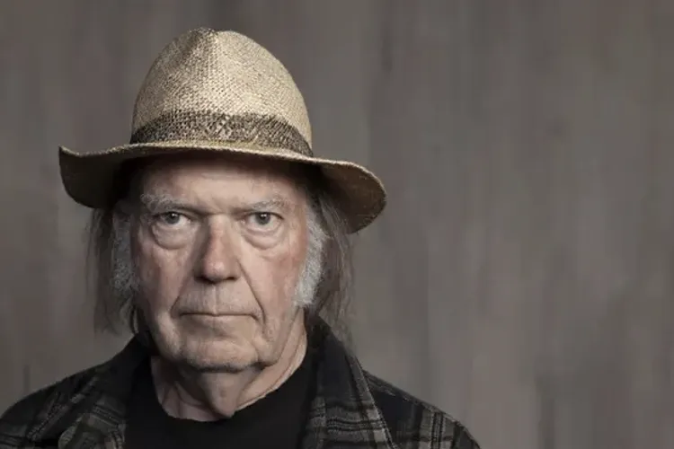 Fake news bruiază Spotify după boicotul lui Neil Young (sursa: guardian.com)