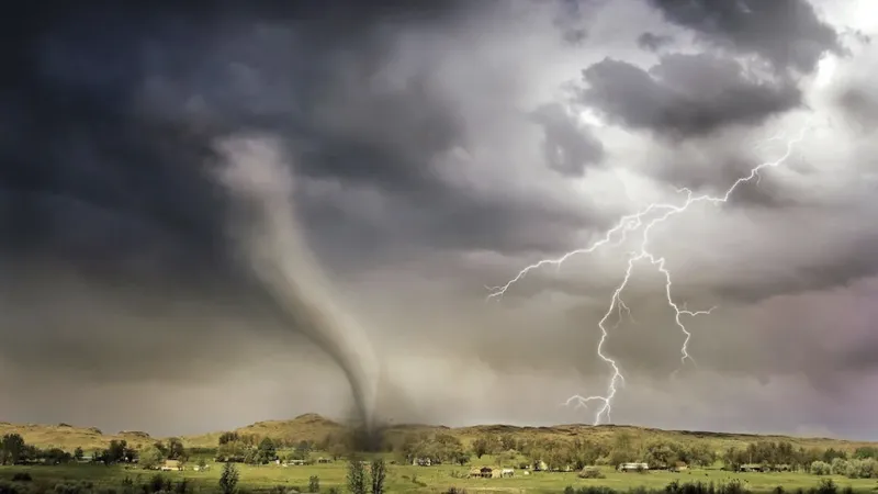 Tornade și furtuni puternice în România (sursa: foto: Pexels/Ralph W. Lambrecht)