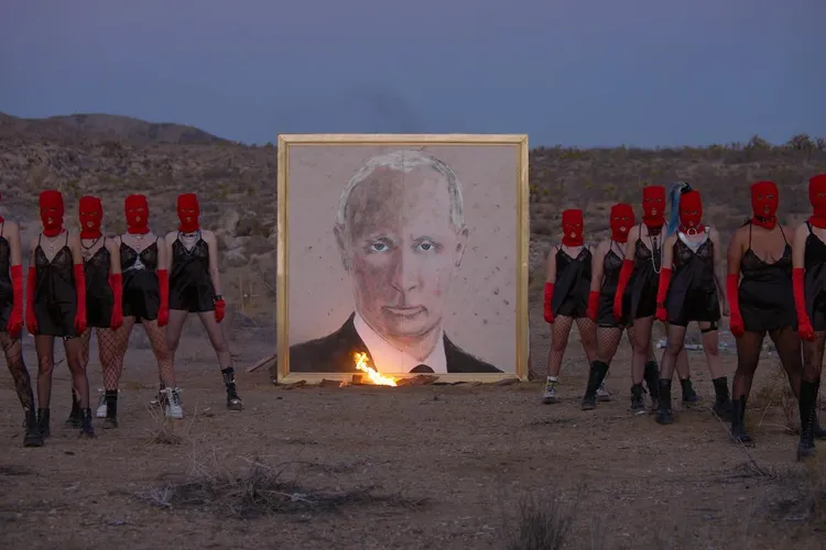 Pussy Riot, desemnată organizație extremistă în Rusia (sursa: Facebook/PussyRiot)