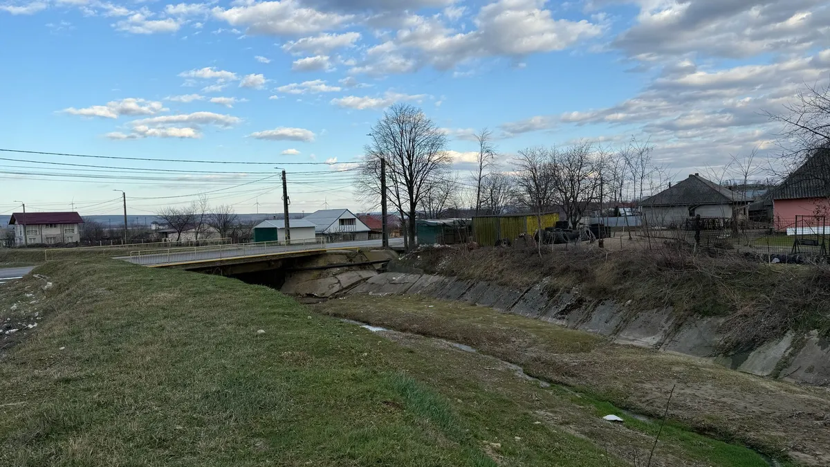 Nou-născut aruncat în latrină, supraviețuire miraculoasă (sursa: ziaruldeiasi.ro)