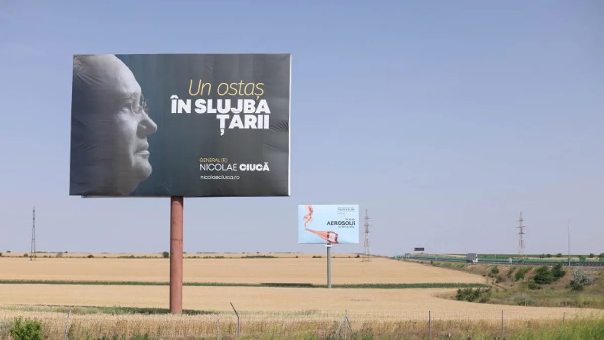 DNA a început urmărirea penală în dosarul privind finanțarea panourilor de promovare a cărții lui Ciucă Foto: Inquam/George Calin