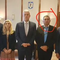 Dobîrcianu, falsul spion SRI cu legături la Moscova, ca la el acasă în biroul lui Predoiu (sursa: Facebook/Sorin Dobircianu)
