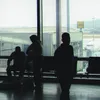 Fără plată suplimentară: în avion, persoana care însoțește un minor sub 14 ani trebuie să stea pe un loc alăturat