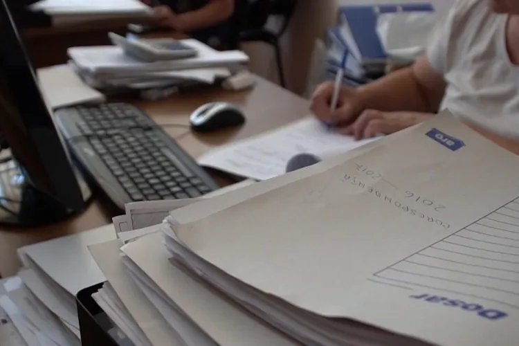 Birocrație dusă la absurd la primărie (sursa: ziaruldeiasi.ro)