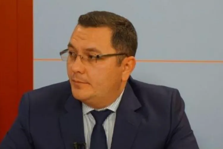 Director de maternitate, cu BMW de peste 100.000 de euro, nedeclarat, la serviciu (sursa: ziaruldeiasi.ro)