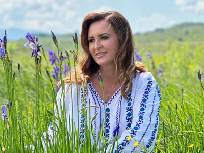 Educatoarea Natalia Intotero, viitor ministru al Mediului, a pus gând rău lupilor și râșilor