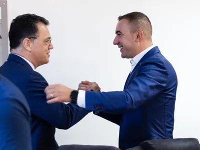 Miniștrii PSD au sărit coada la îmbarcarea pe aeroportul Timișoara, cu ajutorul poliției  Foto: Radio Someș