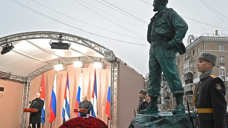 Putin inaugurează statuia lui Fidel Castro (sursa: kremlin.ru)