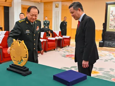 Adjunctul lui Xi Jinping, vizat de acuzații (sursa: Facebook/Chan Chun Sing)