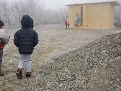 Județele unde nici o școală nu mai are toaleta în curte Foto: Inquam/ Octav Ganea