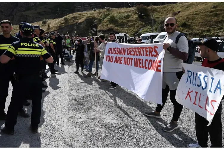 200.000 de ruși au fost înrolați, 400.000 au fugit Foto: Twitter