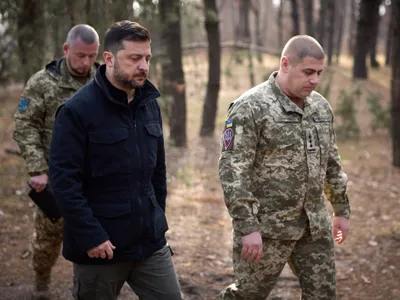 Zelenski, pe linia frontului la Pokrovsk (sursa: Facebook/Volodimir Zelenski)