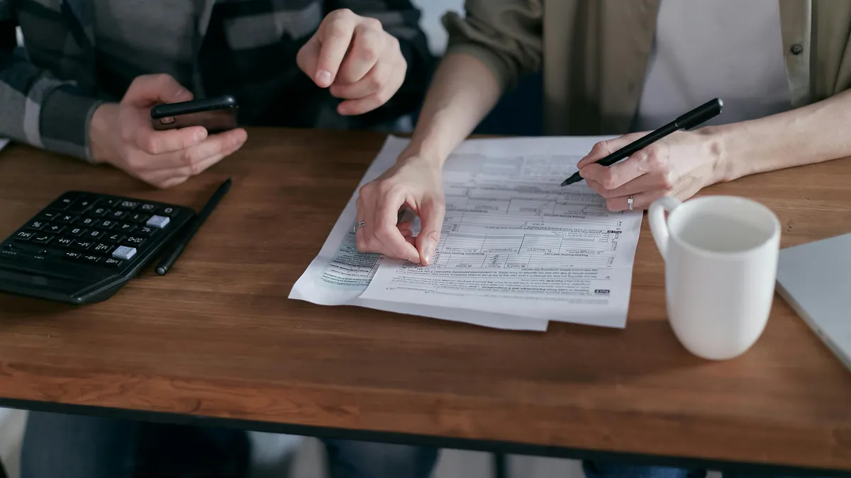 17 ani de rate, vis nerealizat (sursa: Pexels/Mikhail Nilov)