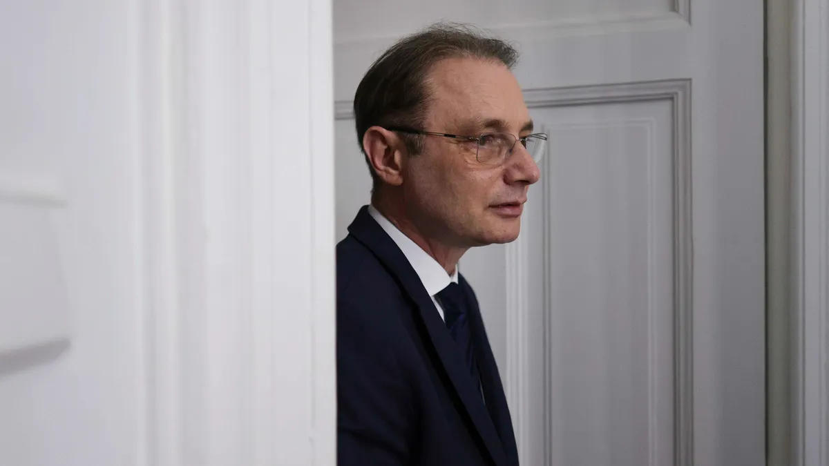 Liberalii nu vor să-și asume miniștrii trimiși de PSD în guvernul Luca Niculescu