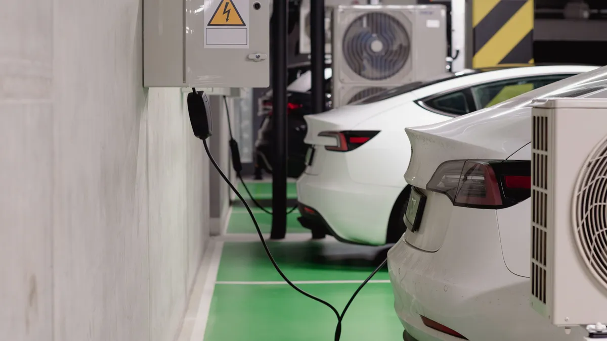 Record pentru mașinile electrice la Iași: 307 înmatriculări în primele cinci luni din 2026 – poza 1