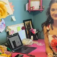 De la mașina de cusut cumpărată din bursă, la muza lui Thierry Mugler: succesul româncei pasionate de croitorie